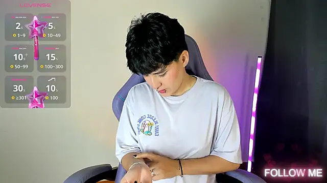 emma cute7 online show from January 7, 2026, 2:14 am