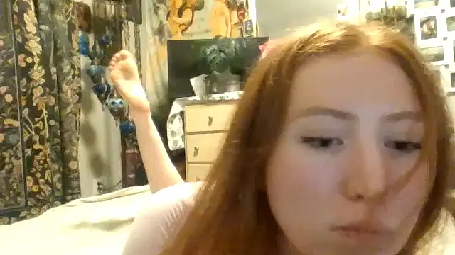 RedGingerSnapz online show from August 5, 2026, 1:30 am