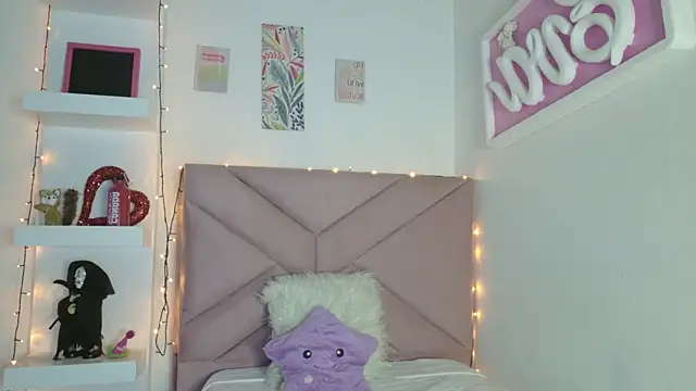 eva sin18 online show from April 14, 2026, 11:33 pm