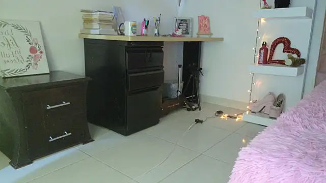 eva sin18 online show from April 21, 2026, 1:42 am