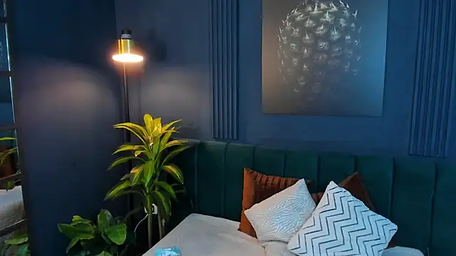 roxy hell online show from March 19, 2025, 7:06 pm