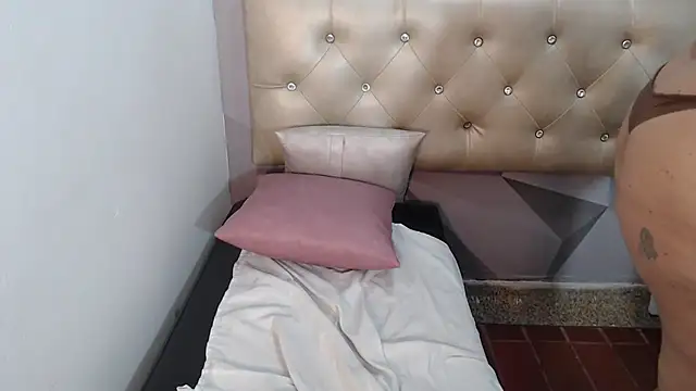 Milf-Prettyboobs online show from February 19, 2026, 6:31 am