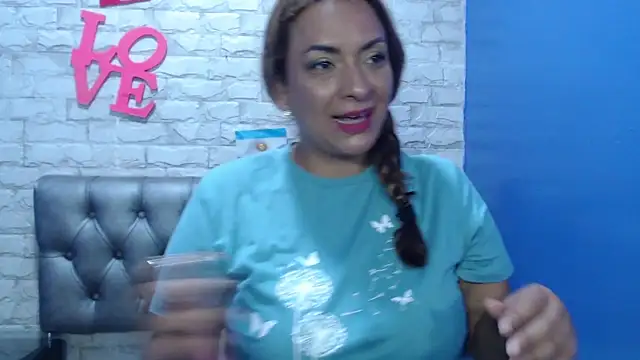 Snapshot of Milf-Prettyboobs chatting on July 11, 2026, 10:51 am Milf-Prettyboobs online show from July 11, 2026, 10:51 am