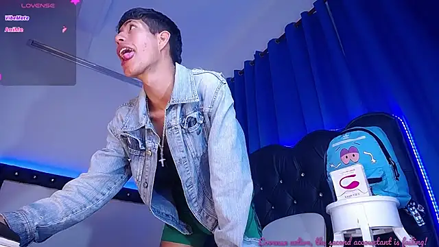 dareck 18 online show from September 30, 2025, 12:10 pm