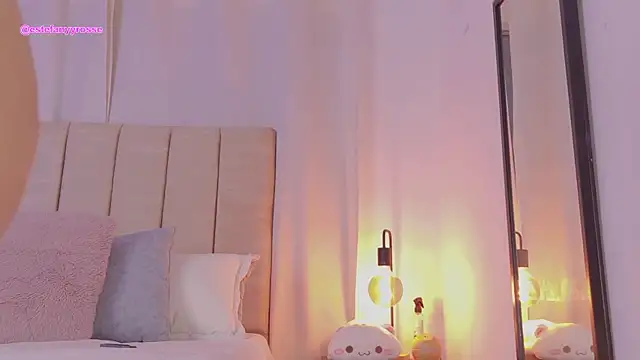 Snapshot of Tefy-Rose chatting on May 3, 2026, 3:01 am Tefy-Rose online show from May 3, 2026, 3:01 am