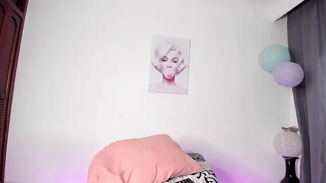 sweet cinamon online show from September 11, 2025, 7:25 pm