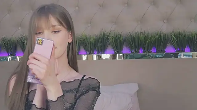 Snapshot of BellaSecrett chatting on March 20, 2025, 6:31 pm BellaSecrett online show from March 20, 2025, 6:31 pm