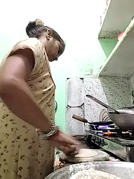 Hotty-Nidhi online show from September 14, 2025, 4:17 pm