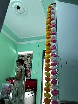 Hotty-Nidhi online show from October 22, 2025, 4:46 am