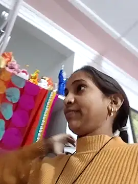 Hotty-Nidhi online show from February 3, 2026, 6:22 am