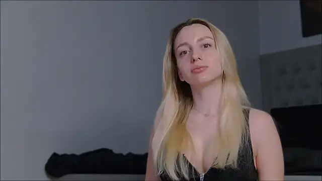 AlexisWhit online show from February 8, 2026, 8:07 am