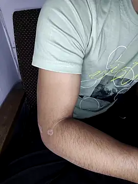 Snapshot of HARSHHU01 chatting on April 10, 2026, 5:06 pm HARSHHU01 online show from April 10, 2026, 5:06 pm