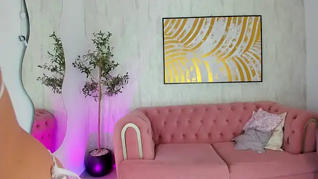 Krissi latore online show from April 11, 2026, 1:04 pm