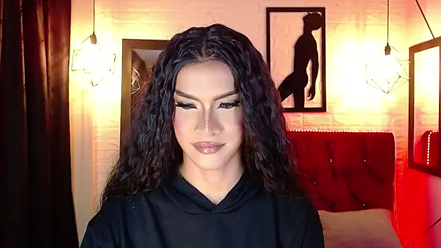 agatha rodriguez online show from November 28, 2025, 1:58 pm