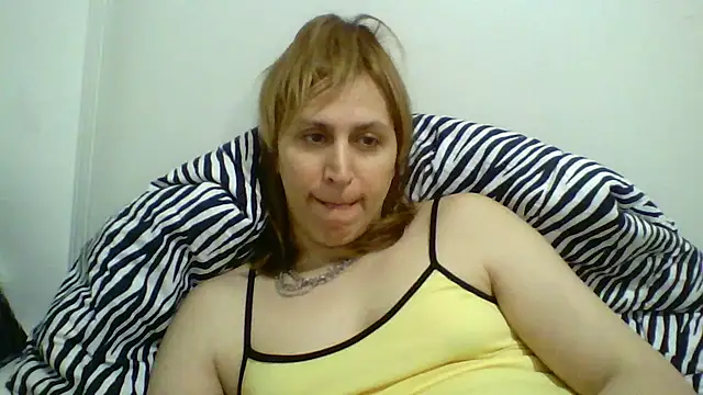 ChewyCandy online show from March 18, 2025, 4:04 am