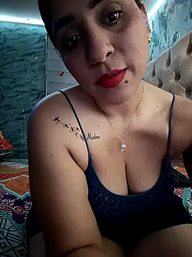 L ucero online show from September 30, 2025, 4:28 am