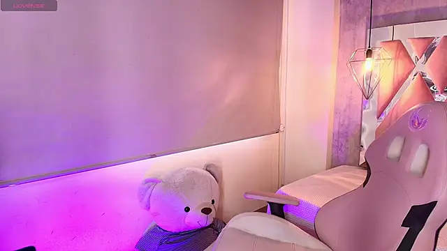 adara evanss online show from November 25, 2025, 6:30 pm