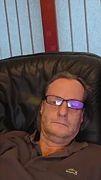 namorreyeb1 online show from November 28, 2025, 3:04 pm