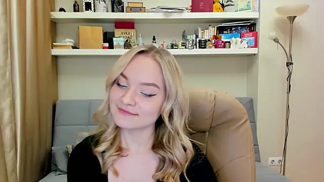 Kara Smith  online show from March 8, 2025, 12:44 am