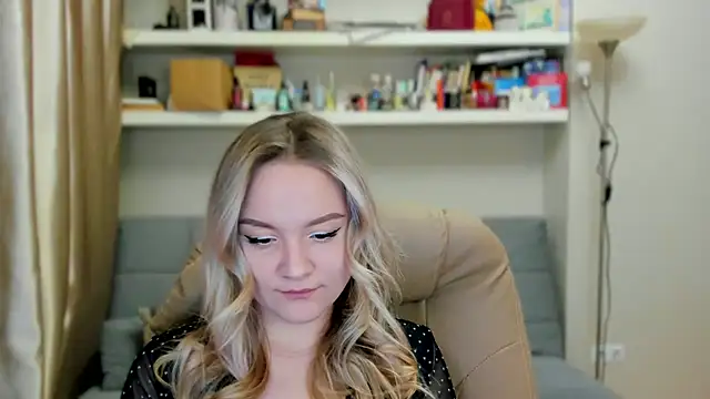 Kara Smith  online show from November 21, 2025, 11:36 pm