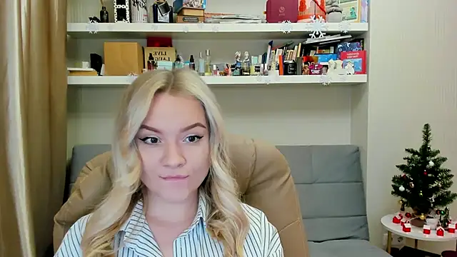 Kara Smith  online show from December 13, 2025, 10:59 pm