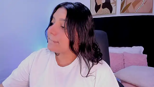 dullce77 online show from April 20, 2026, 7:37 pm