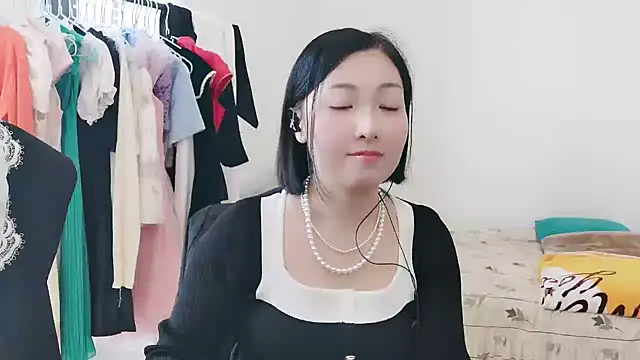 Rachel-6600 online show from December 1, 2025, 4:28 am