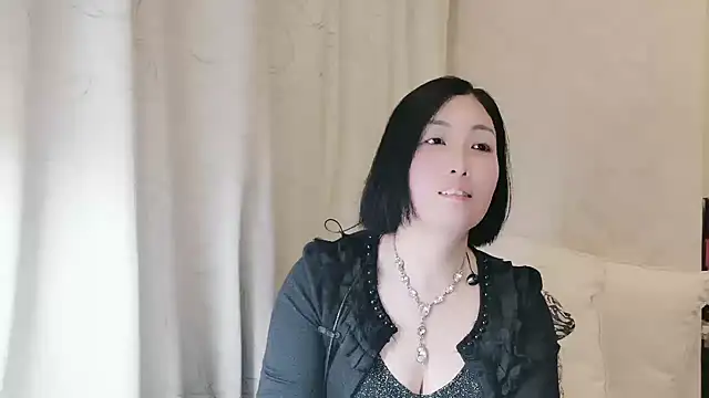 Rachel-6600 online show from April 19, 2026, 2:27 pm