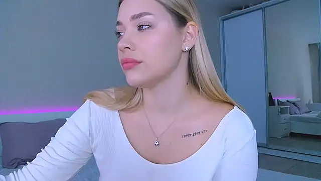 DIANAxxxDIAMOND online show from October 2, 2025, 8:54 am