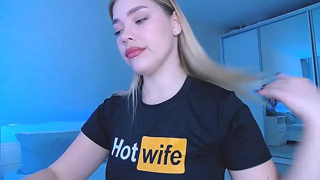 DIANAxxxDIAMOND online show from October 13, 2025, 8:03 am