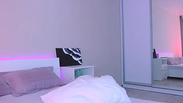 DIANAxxxDIAMOND online show from November 15, 2025, 11:18 am