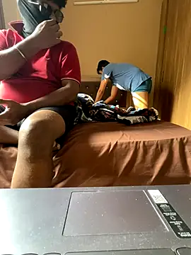 nightlife  12 online show from December 4, 2025, 4:33 am