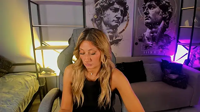 SarahAlluring online show from September 13, 2025, 1:00 pm