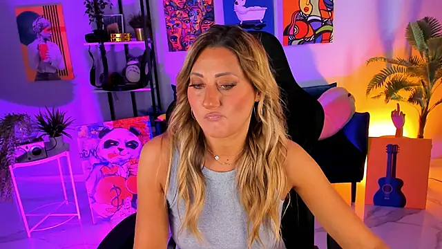 SarahAlluring online show from September 24, 2025, 12:30 pm