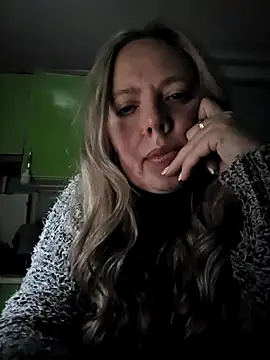 Irina3718 online show from December 20, 2025, 9:22 pm