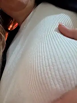 Irina3718 online show from April 9, 2026, 1:49 pm