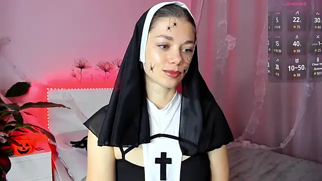 Eva McCoy online show from October 28, 2025, 9:13 am