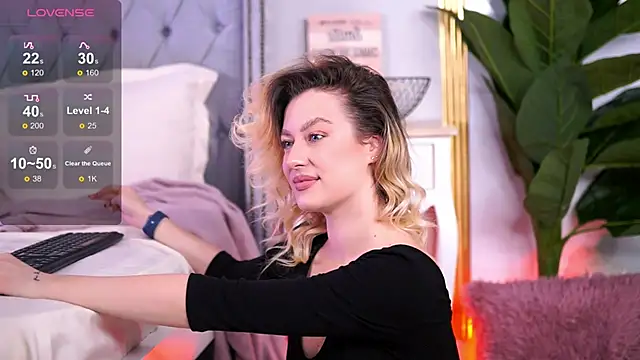 AnnastasiaMills online show from March 21, 2025, 12:06 pm