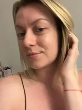 AnnastasiaMills online show from April 19, 2026, 6:21 pm