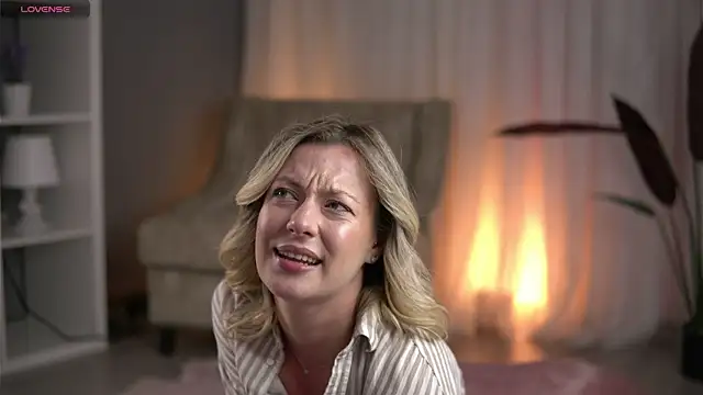 AnnastasiaMills online show from April 21, 2026, 1:42 am