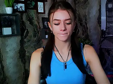 LanaTey online show from October 3, 2025, 12:13 pm