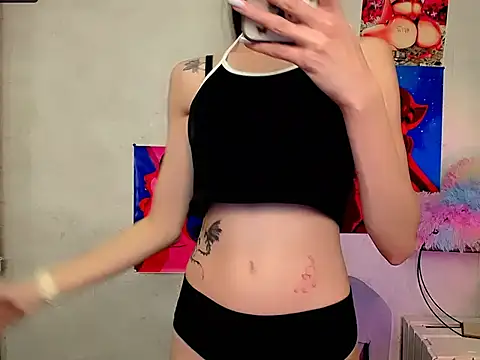 LanaTey online show from November 3, 2025, 1:01 pm