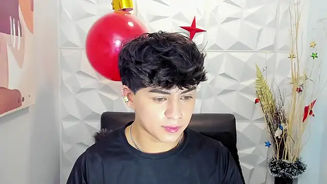 Snapshot of Sam_Daves chatting on December 17, 2025, 1:06 pm Sam Daves online show from December 17, 2025, 1:06 pm