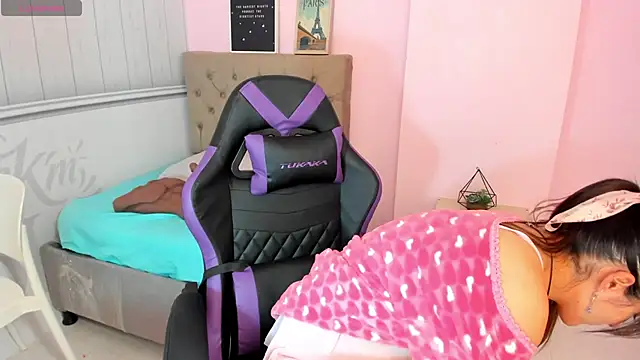 Tania Duque online show from October 2, 2025, 2:02 pm