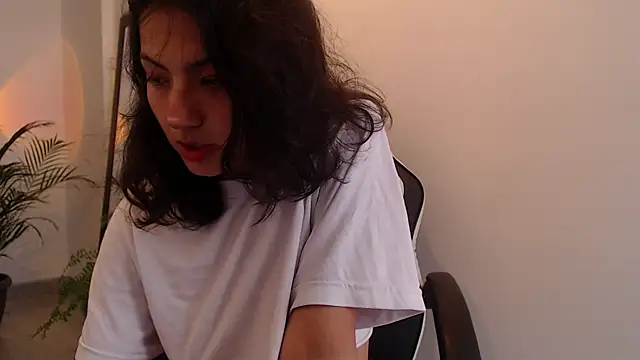 Snapshot of Asaray_T chatting on May 30, 2026, 9:34 pm Asaray T online show from May 30, 2026, 9:34 pm
