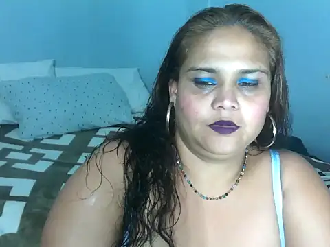 clover cams1874 online show from September 13, 2025, 5:46 pm