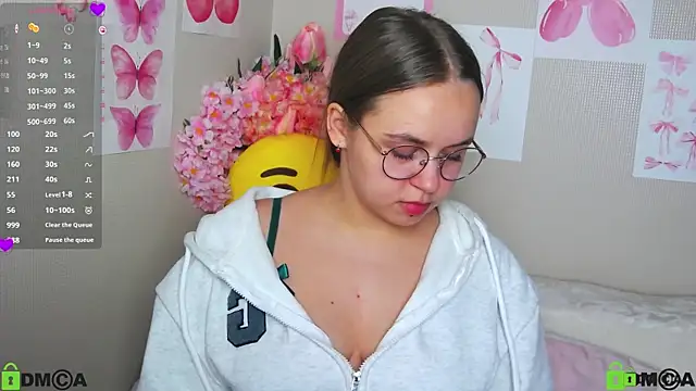 Lilysweet13 online show from October 3, 2025, 10:45 am