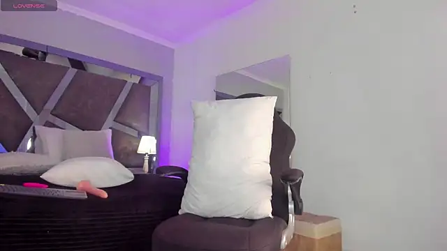 Daia Ortiz online show from March 22, 2025, 10:37 pm