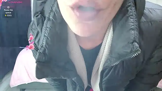 mia velvet1 online show from September 13, 2025, 11:04 pm