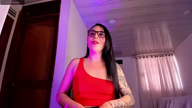 Snapshot of mia_velvet1 chatting on May 12, 2026, 12:46 pm mia velvet1 online show from May 12, 2026, 12:46 pm